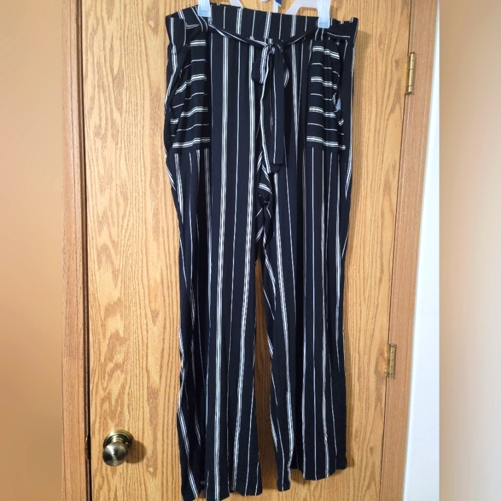 Maurices Plus Size Tie Front Striped Pants Size 2 Reg